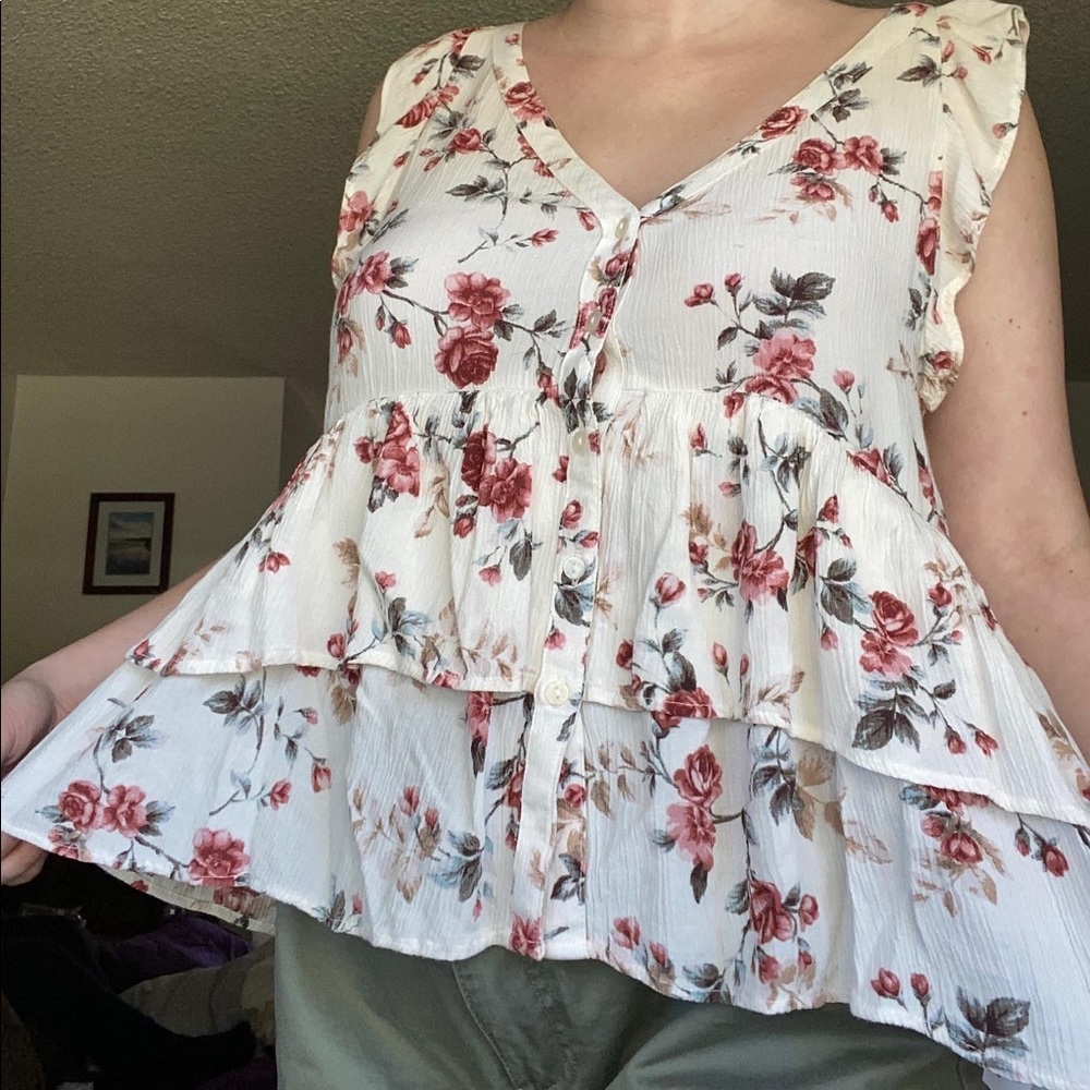 American Eagle Floral button down tank size medium